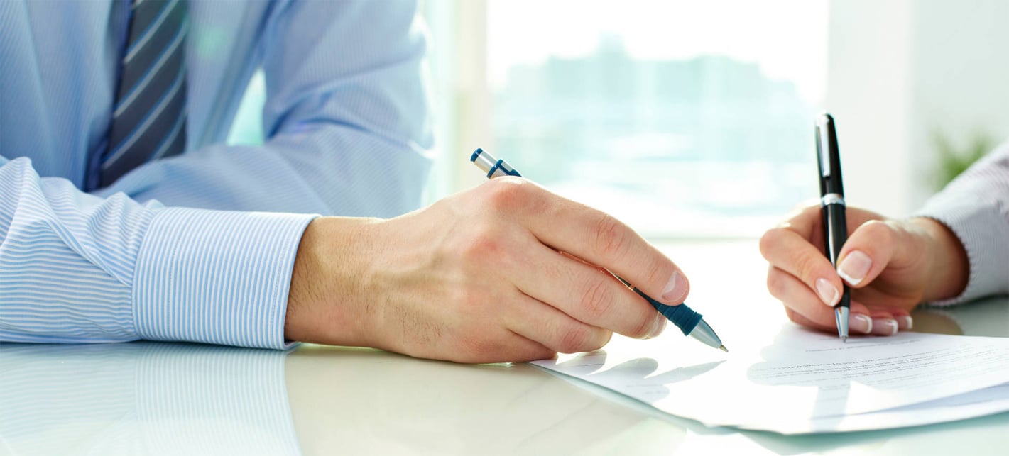 Os benefícios do INSS desempenham um papel fundamental no bem-estar dos trabalhadores brasileiros, oferecendo suporte financeiro em momentos de necessidade, como aposentadorias, auxílios, pensões, benefícios assistenciais e salário-maternidade. Esses benefícios não apenas garantem a estabilidade financeira dos colaboradores, mas também asseguram proteção social para diversas situações ao longo da vida profissional e pessoal.